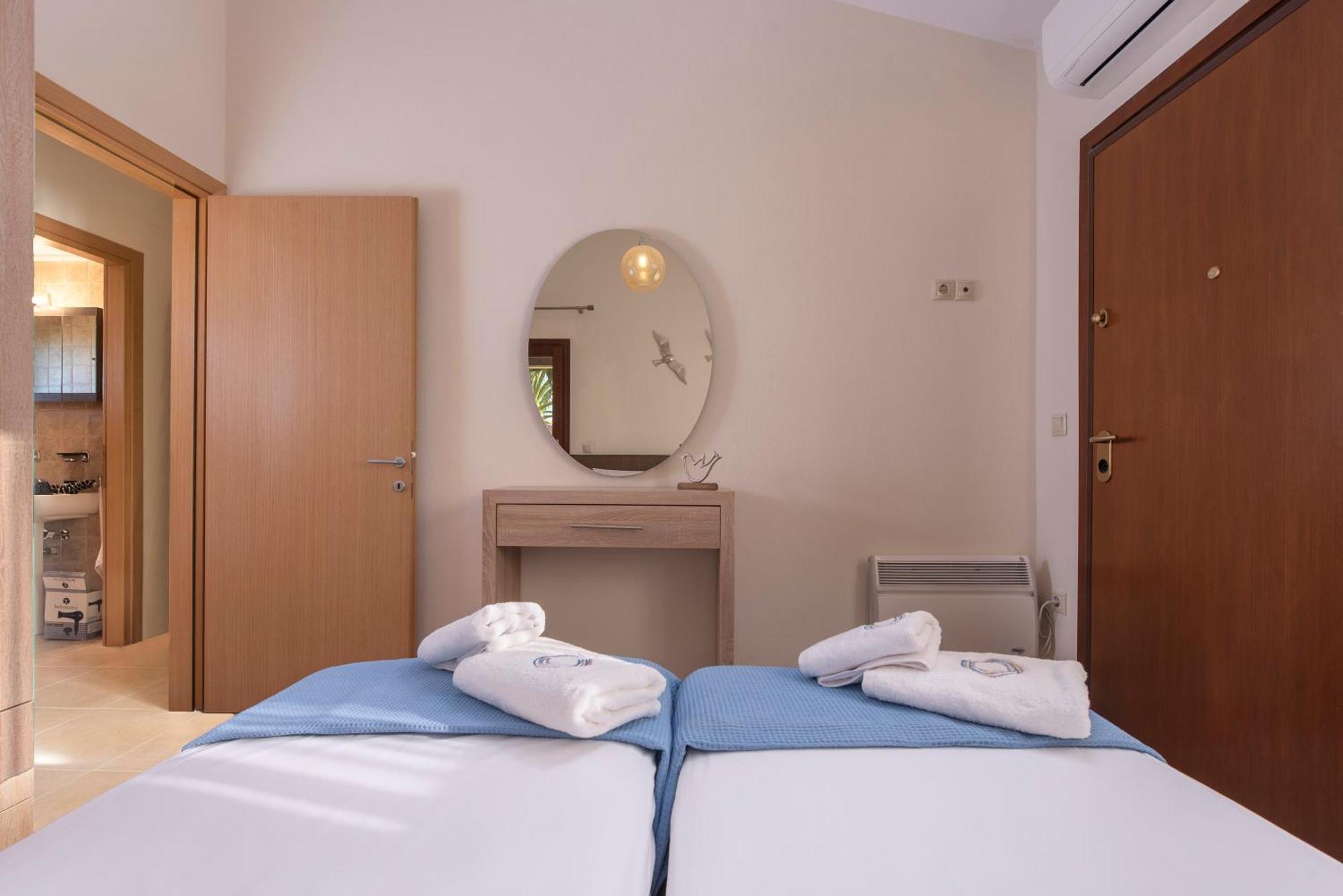 Terra D'Oro Villas イエリソス 部屋 写真