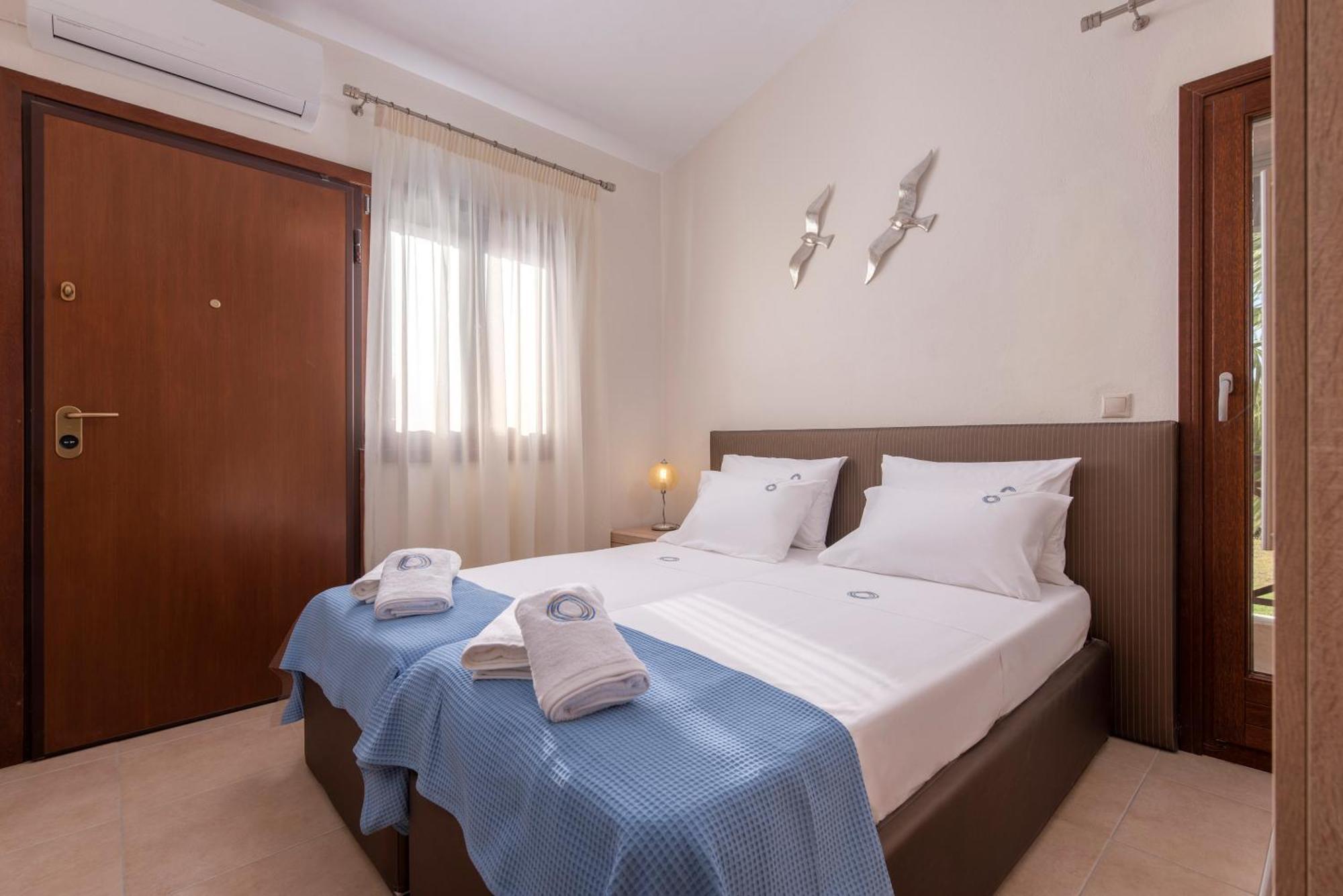 Terra D'Oro Villas イエリソス 部屋 写真